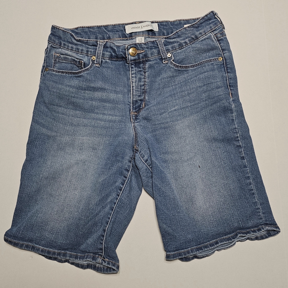 Vintage America Blue Jean Shorts with Casual Frayed Hem